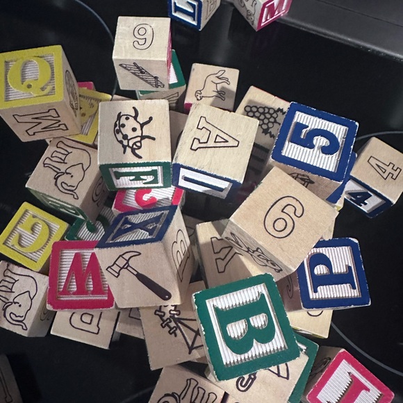 VGC MELISSA & DOUG Deluxe Children 50-Piece Wooden ABC/123 Blocks w/Plastic Case - Picture 10 of 13